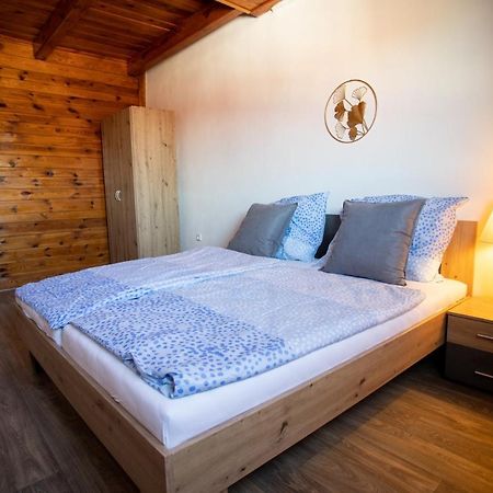 Tina Apartments Černá v Pošumaví Eksteriør bilde