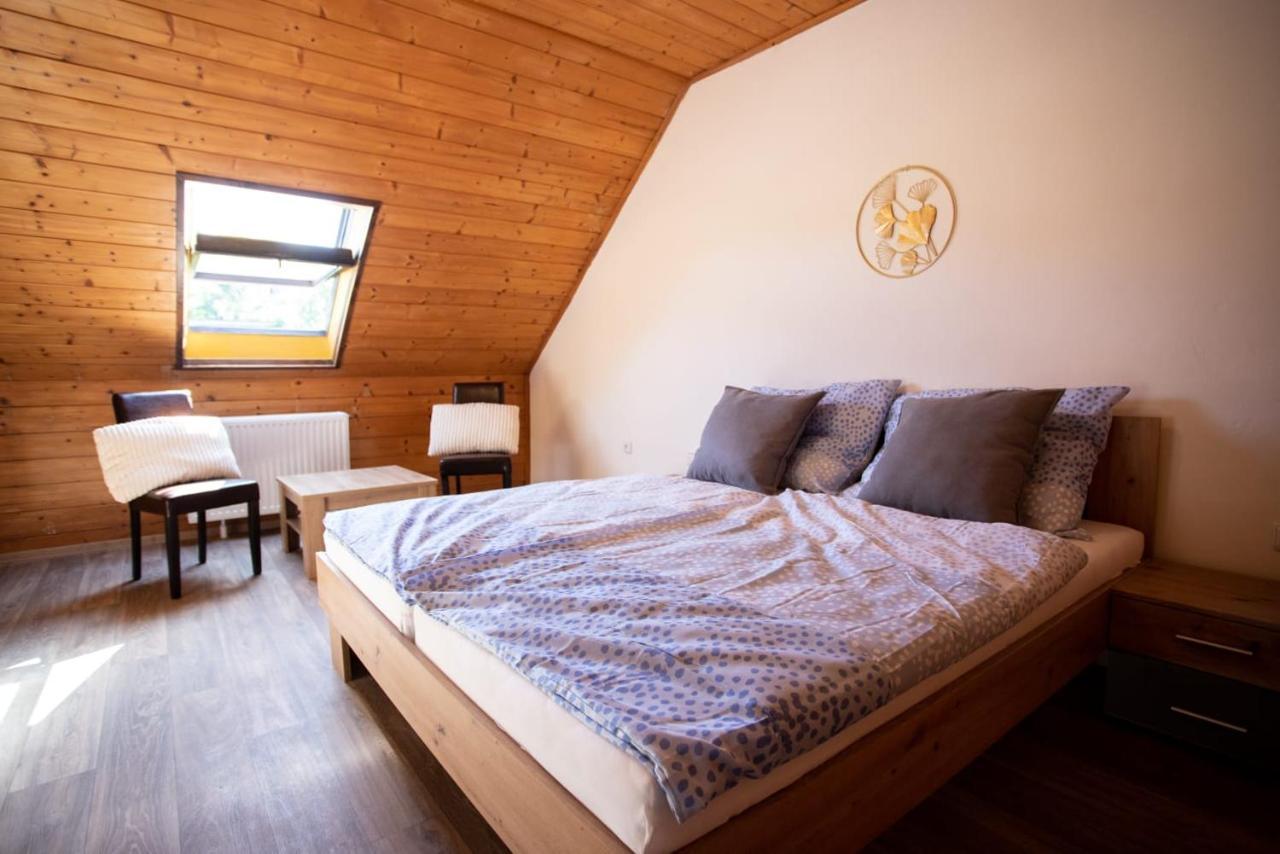 Tina Apartments Černá v Pošumaví Eksteriør bilde